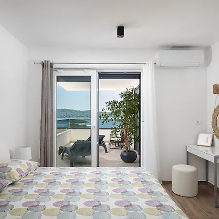 Pergosa Villa Pomer