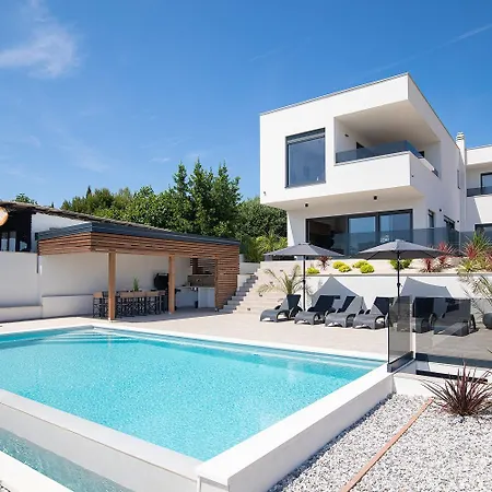 Villa Pergosa Pomer