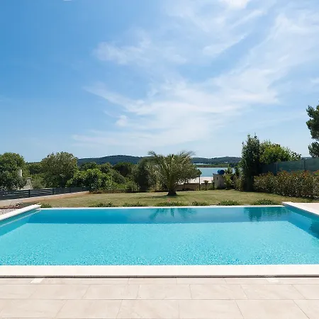 Villa Pergosa Pomer